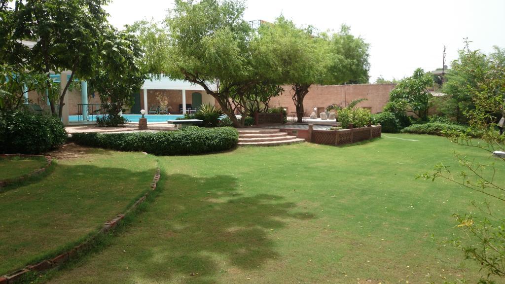 Hotel Inn Season Mahāmandir Esterno foto