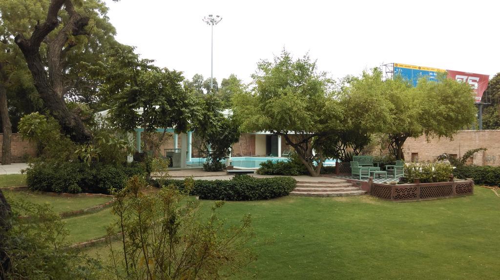 Hotel Inn Season Mahāmandir Esterno foto
