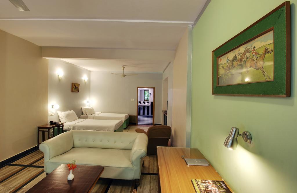 Hotel Inn Season Mahāmandir Esterno foto
