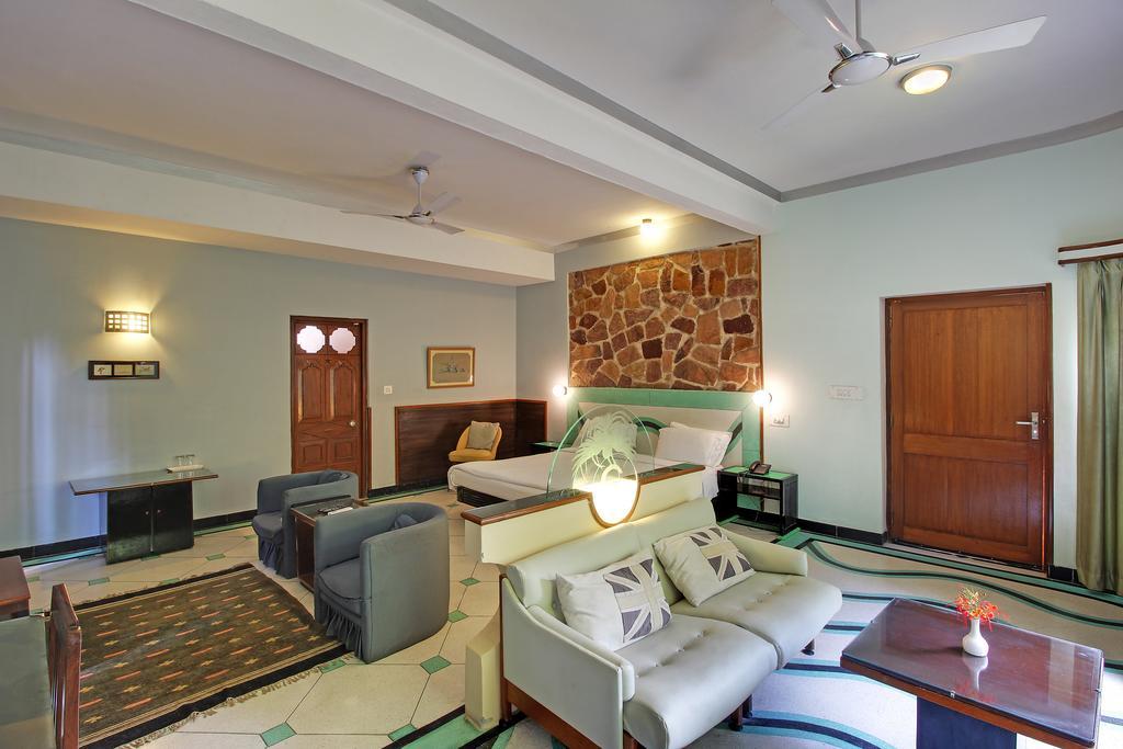 Hotel Inn Season Mahāmandir Esterno foto