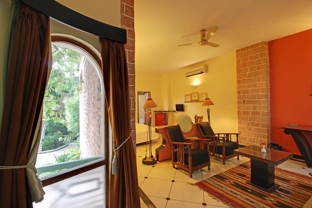 Hotel Inn Season Mahāmandir Esterno foto