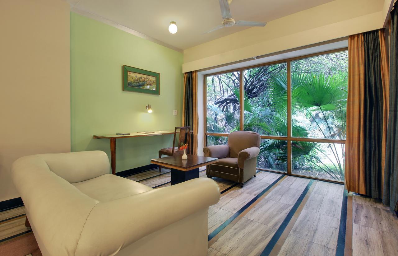 Hotel Inn Season Mahāmandir Esterno foto