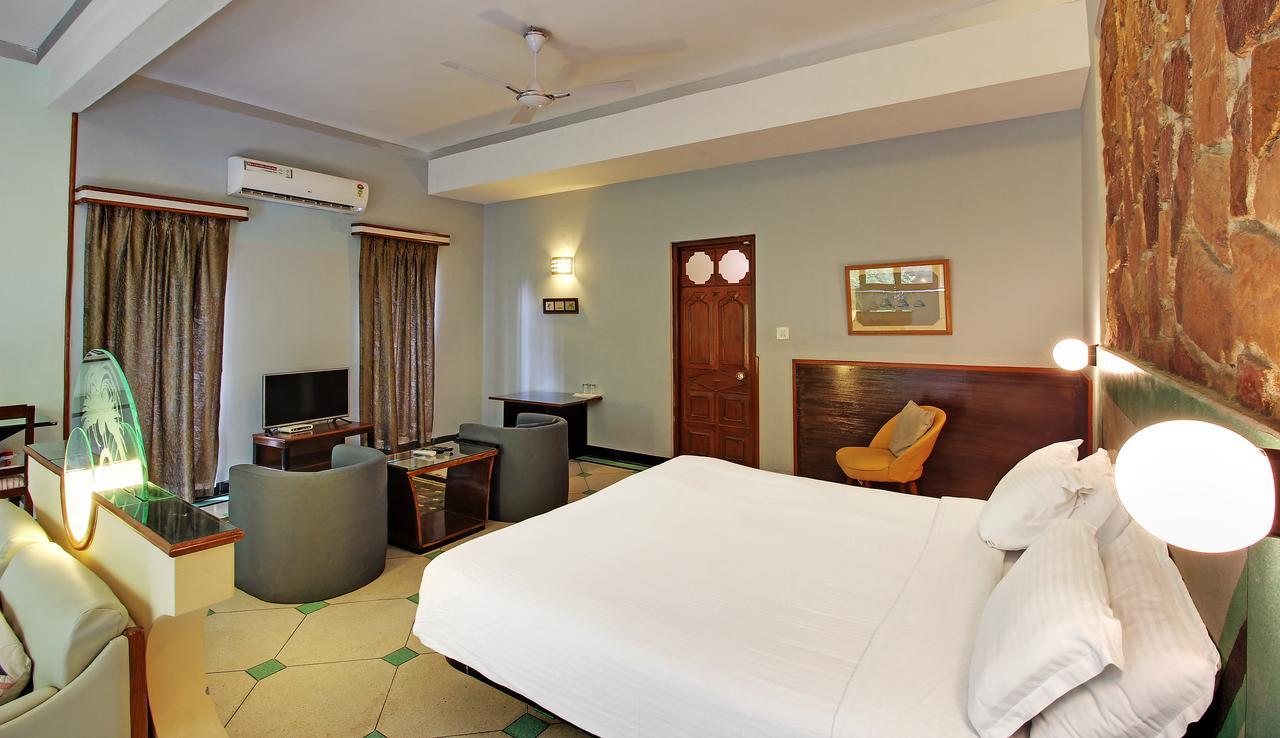 Hotel Inn Season Mahāmandir Esterno foto