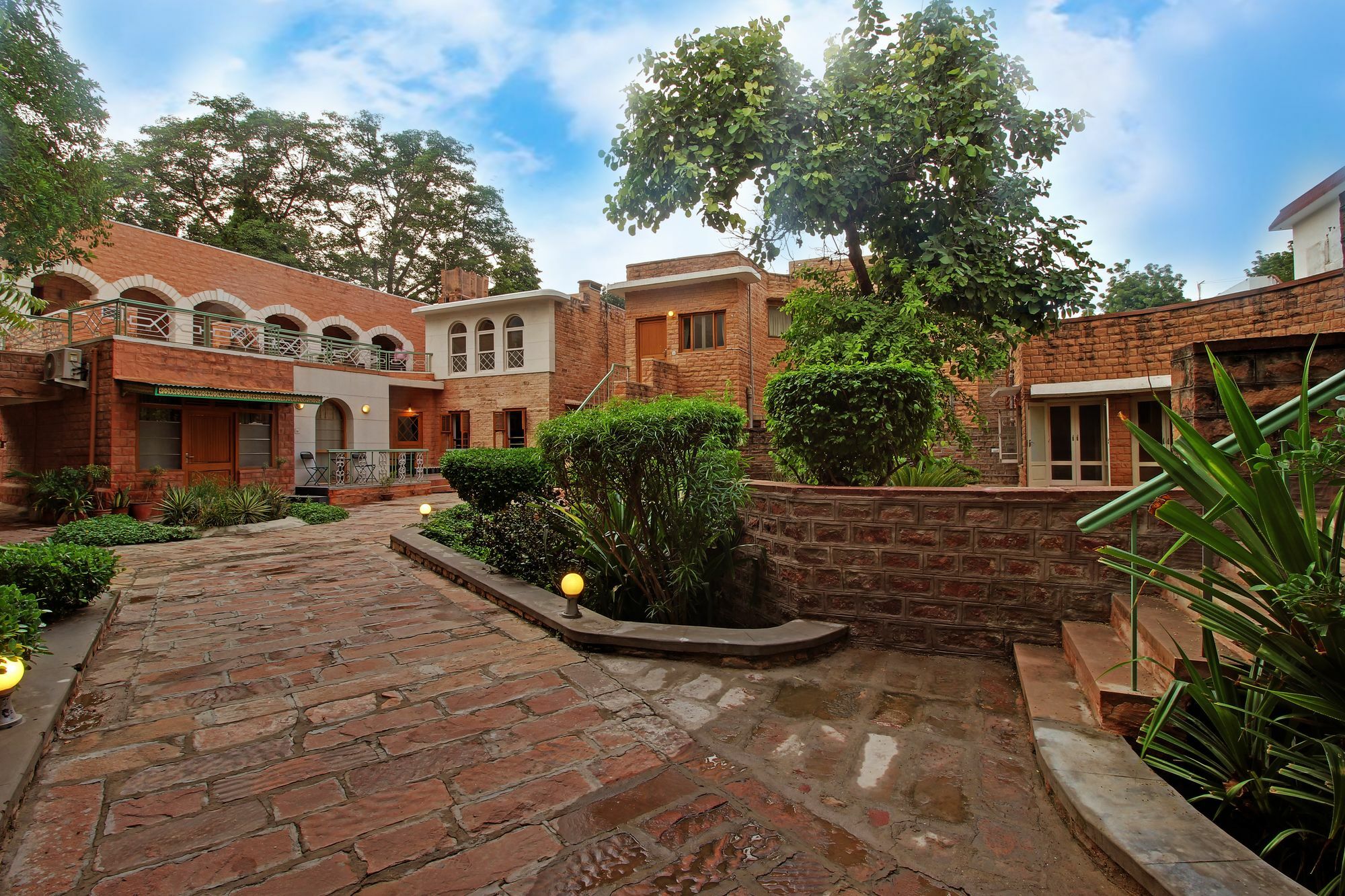 Hotel Inn Season Mahāmandir Esterno foto